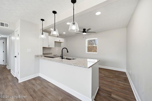 9410 Coolridge Dr, Louisville, KY 40229