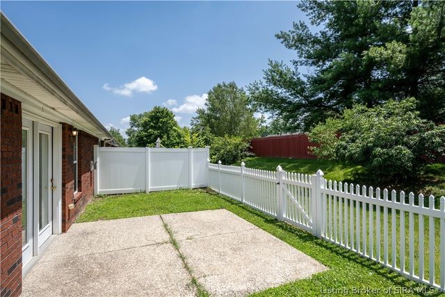 6616 Woods Mill Drive, Louisville, KY 40272