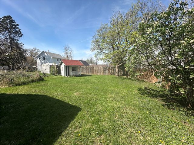 266 24th Ave SW, Cedar Rapids, IA 52404