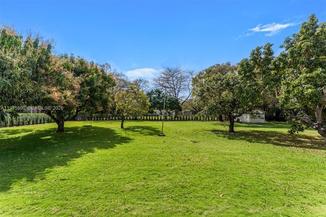 7280 SW 100th St, Pinecrest, FL 33156