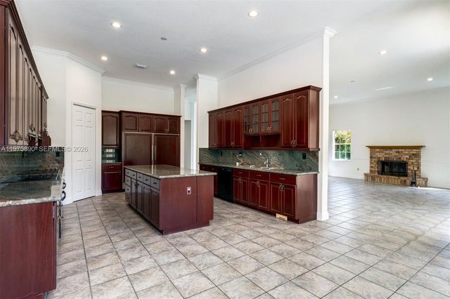 7280 SW 100th St, Pinecrest, FL 33156