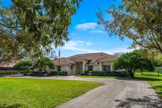 7280 SW 100th St, Pinecrest, FL 33156