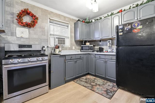 2 Yolanda Place, Lodi, NJ 07644