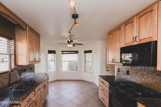 12727 N Blue Sage Drive, Marana, AZ 85658