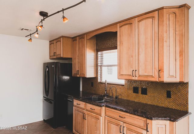 12727 N Blue Sage Drive, Marana, AZ 85658