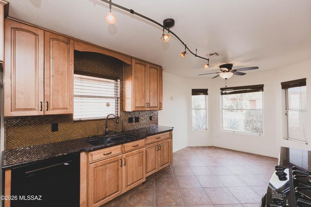 12727 N Blue Sage Drive, Marana, AZ 85658