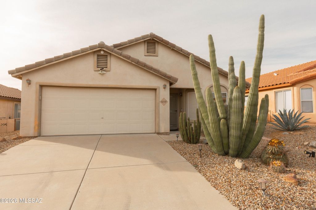 12727 N Blue Sage Drive, Marana, AZ 85658