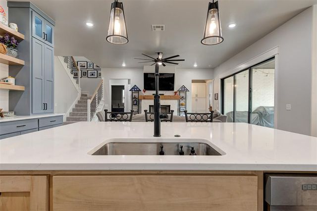 14528 Giverny Lane, Yukon, OK 73099