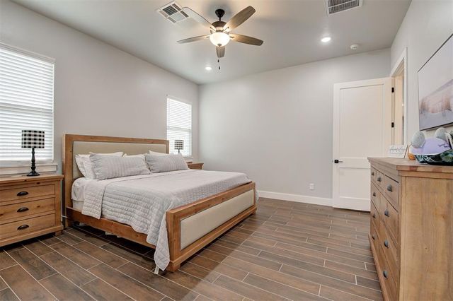 14528 Giverny Lane, Yukon, OK 73099