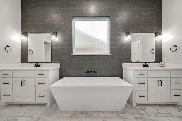 14528 Giverny Lane, Yukon, OK 73099