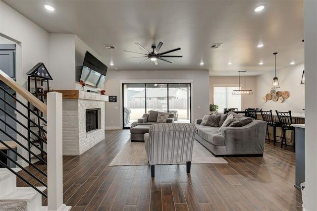 14528 Giverny Lane, Yukon, OK 73099