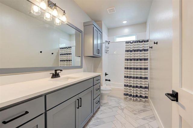 14528 Giverny Lane, Yukon, OK 73099