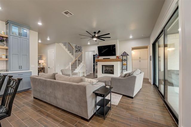 14528 Giverny Lane, Yukon, OK 73099