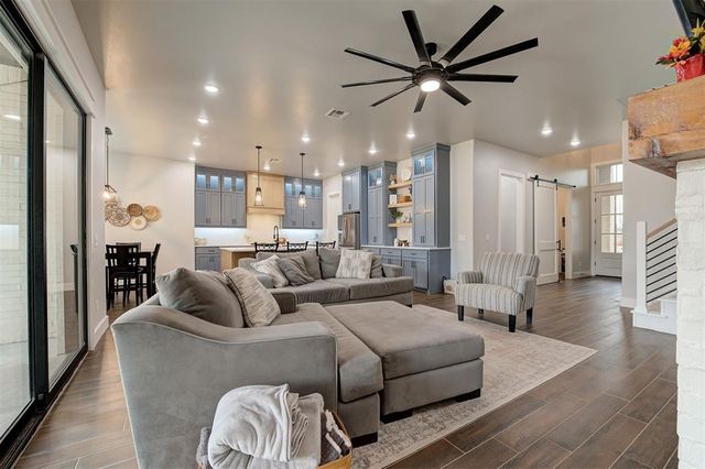 14528 Giverny Lane, Yukon, OK 73099