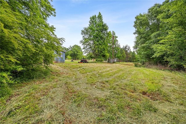 109 Wilton E. Hall Road, Starr, SC 29684