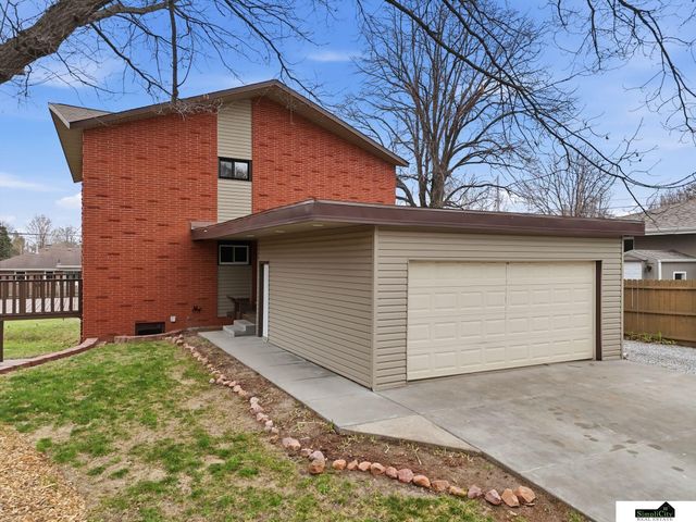 3621 Lowell Avenue, Lincoln, NE 68506