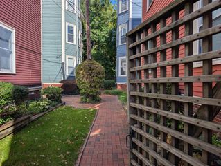 16-1/2 Magnolia Ave 2, Cambridge, MA 02138