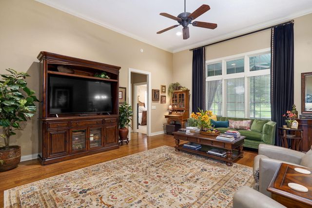 3901 E Villa Way, Springfield, MO 65809