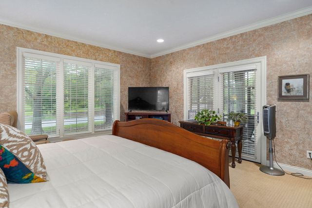 3901 E Villa Way, Springfield, MO 65809