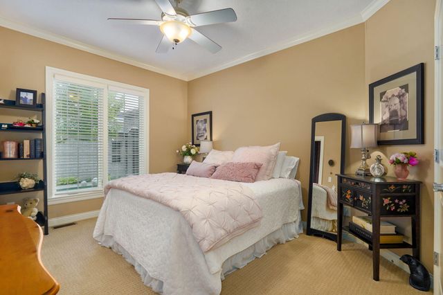 3901 E Villa Way, Springfield, MO 65809