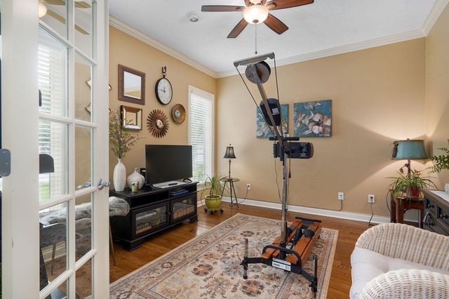 3901 E Villa Way, Springfield, MO 65809