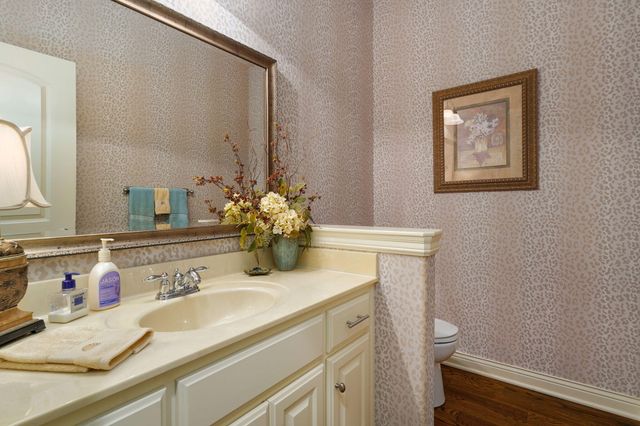 3901 E Villa Way, Springfield, MO 65809