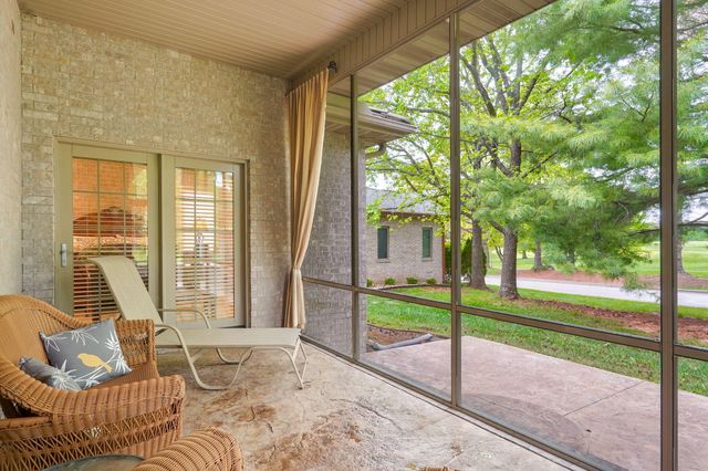 3901 E Villa Way, Springfield, MO 65809