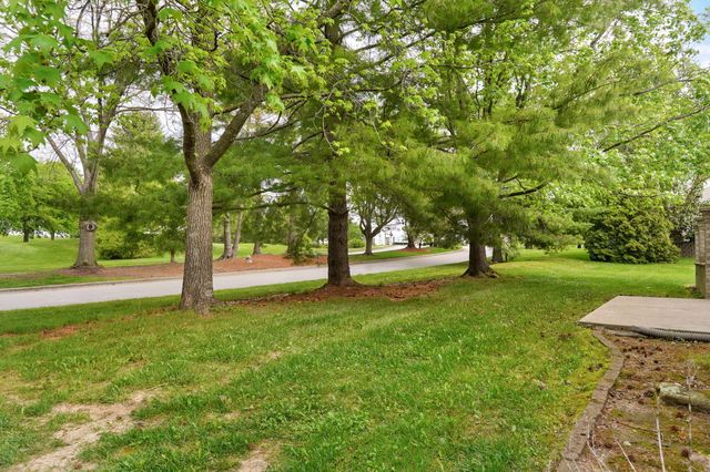 3901 E Villa Way, Springfield, MO 65809