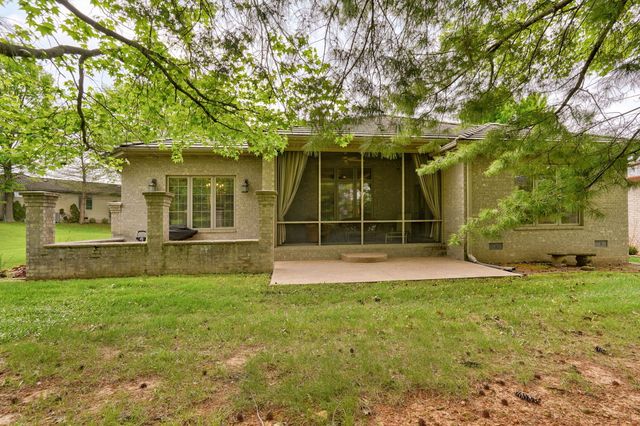 3901 E Villa Way, Springfield, MO 65809