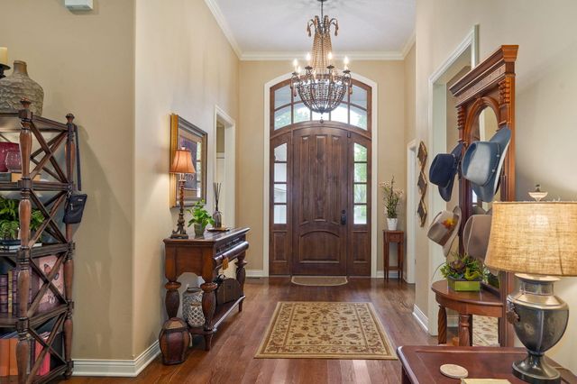 3901 E Villa Way, Springfield, MO 65809