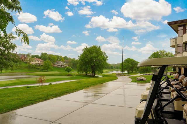 3901 E Villa Way, Springfield, MO 65809
