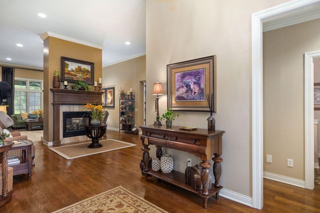 3901 E Villa Way, Springfield, MO 65809