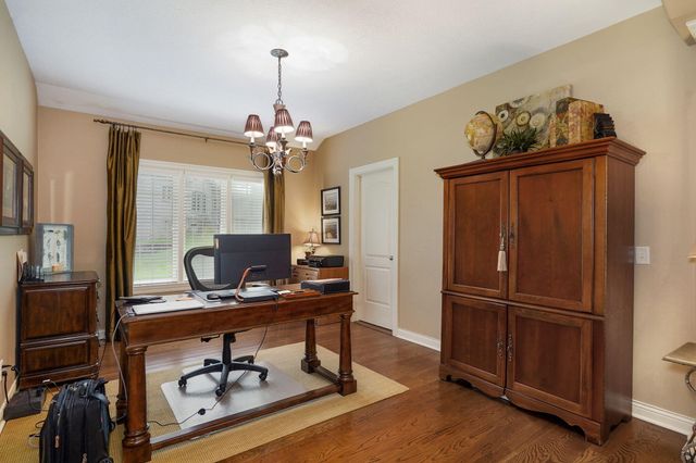 3901 E Villa Way, Springfield, MO 65809