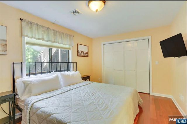 1 Arnold Palmer Court, Vernon, NJ 07462