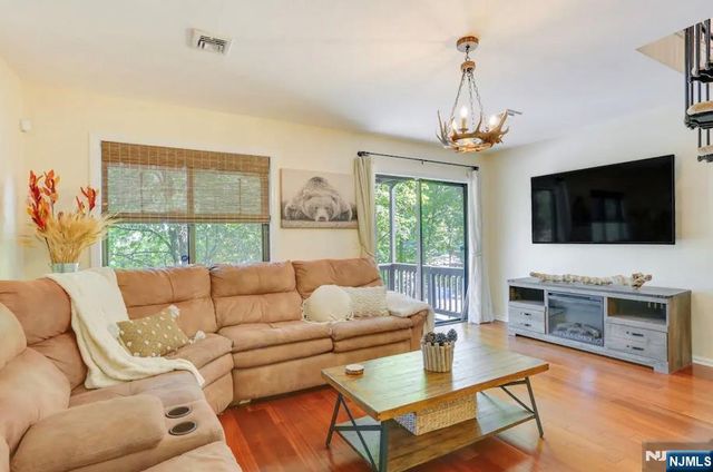 1 Arnold Palmer Court, Vernon, NJ 07462