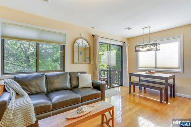 1 Arnold Palmer Court, Vernon, NJ 07462