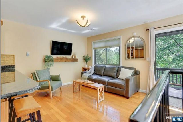 1 Arnold Palmer Court, Vernon, NJ 07462