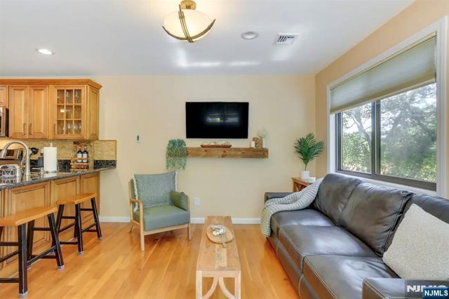 1 Arnold Palmer Court, Vernon, NJ 07462