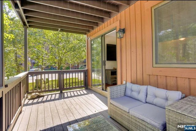 1 Arnold Palmer Court, Vernon, NJ 07462