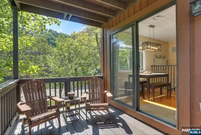 1 Arnold Palmer Court, Vernon, NJ 07462