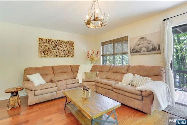 1 Arnold Palmer Court, Vernon, NJ 07462