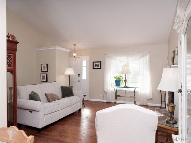 1233 Newport Landing Drive, Fenton, MO 63026