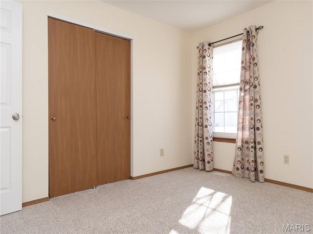 1233 Newport Landing Drive, Fenton, MO 63026