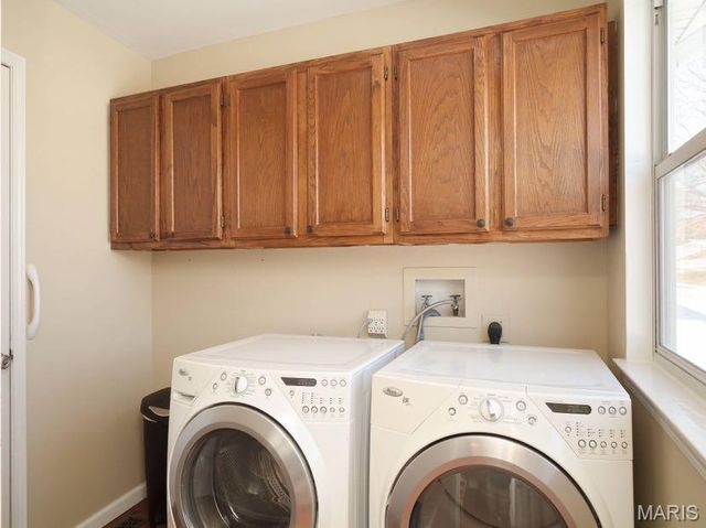 1233 Newport Landing Drive, Fenton, MO 63026