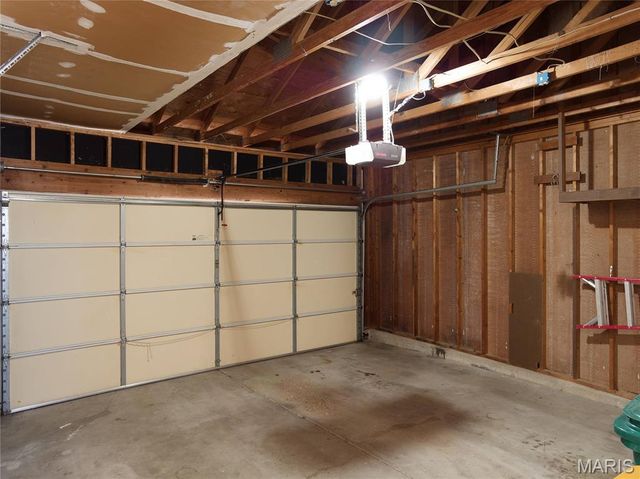 1233 Newport Landing Drive, Fenton, MO 63026