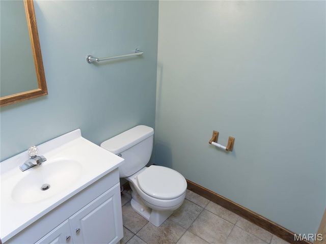 1233 Newport Landing Drive, Fenton, MO 63026