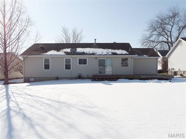 1233 Newport Landing Drive, Fenton, MO 63026