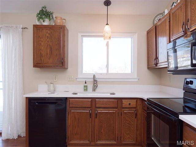 1233 Newport Landing Drive, Fenton, MO 63026