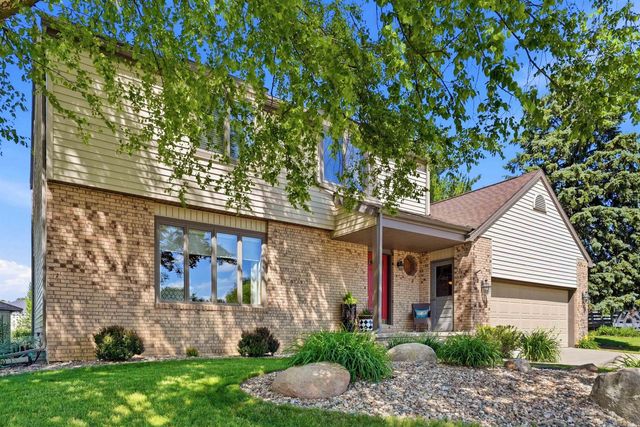 1984 Chickadee Court, Waterloo, IA 50701