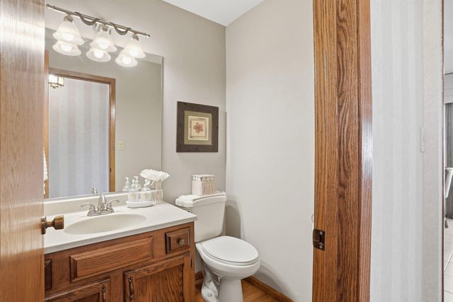 1984 Chickadee Court, Waterloo, IA 50701